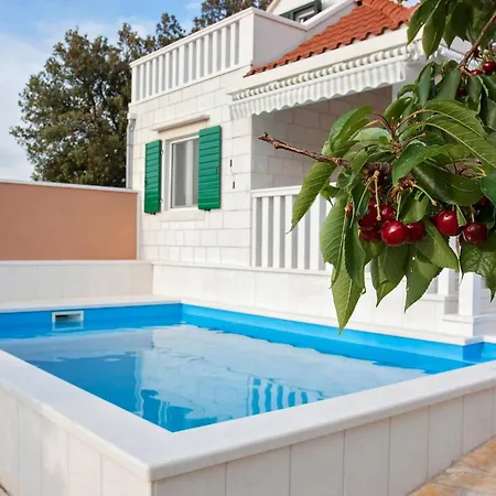 فيلة Villa Girasole - Two Bedroom Villa With Pool *