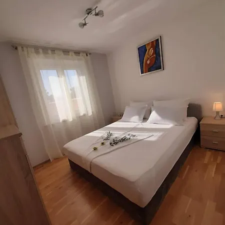 Villa Girasole - Two Bedroom Villa With Pool *
