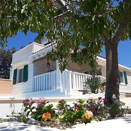 فيلة Villa Girasole - Two Bedroom Villa With Pool *