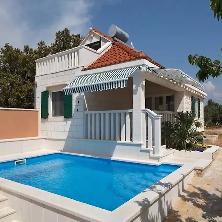 Villa Girasole - Two Bedroom Villa With Pool بوتشيتشا