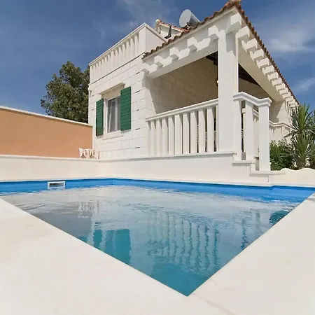 فيلة Villa Girasole - Two Bedroom Villa With Pool