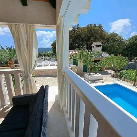 Villa Girasole - Two Bedroom Villa With Pool فيلة *