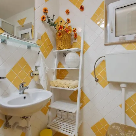 فيلة Villa Girasole - Two Bedroom Villa With Pool *
