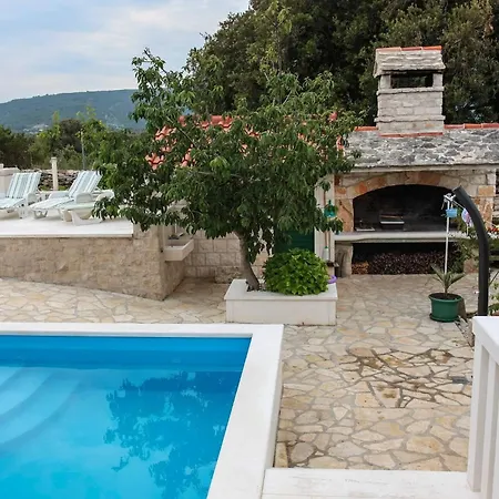 Villa Girasole - Two Bedroom Villa With Pool فيلة بوتشيتشا