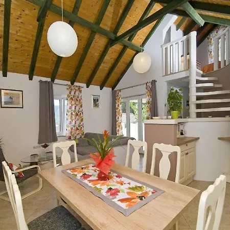 Villa Girasole - Two Bedroom Villa With Pool فيلة