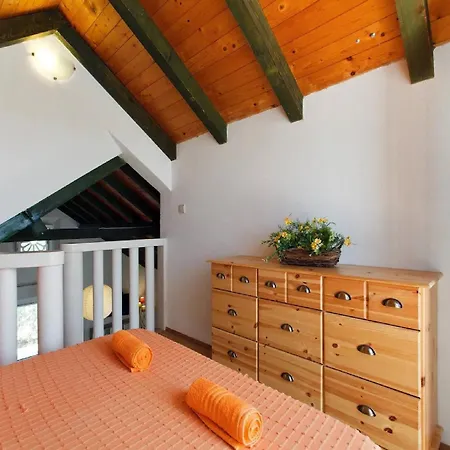 Villa Girasole - Two Bedroom Villa With Pool فيلة *