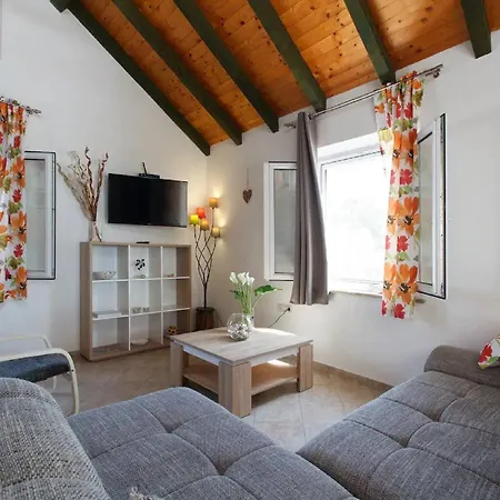 فيلة Villa Girasole - Two Bedroom Villa With Pool